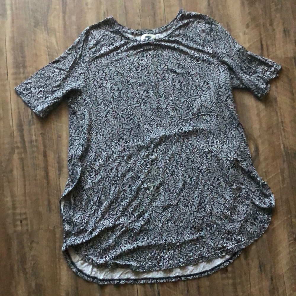 Old Navy black & White Floral Top Sz. Large